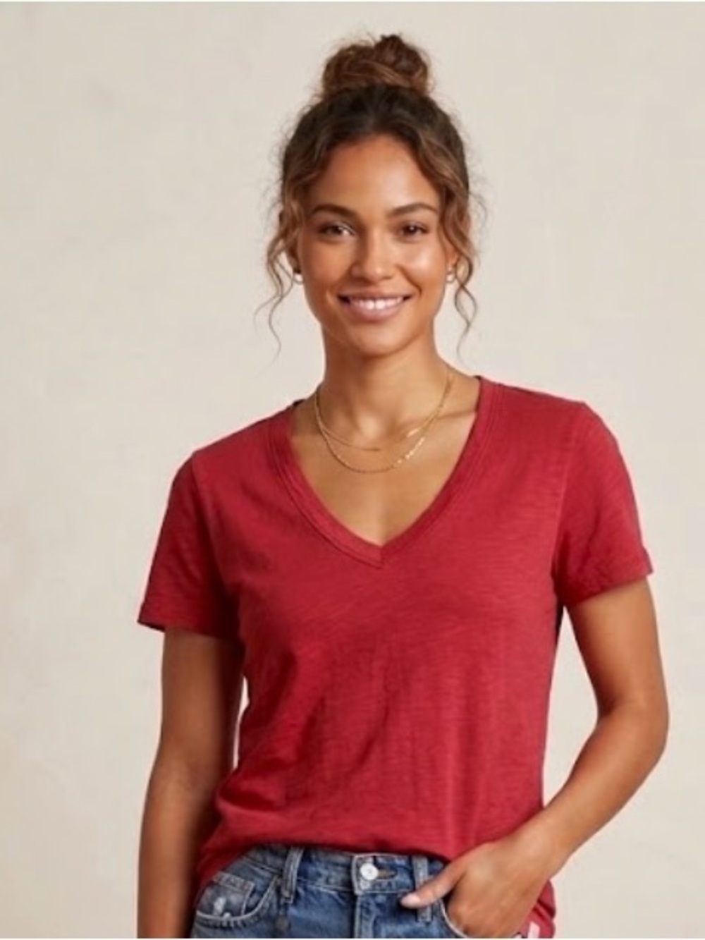 rag & bone Women's V-Neck Short Sleeve Tee in Red